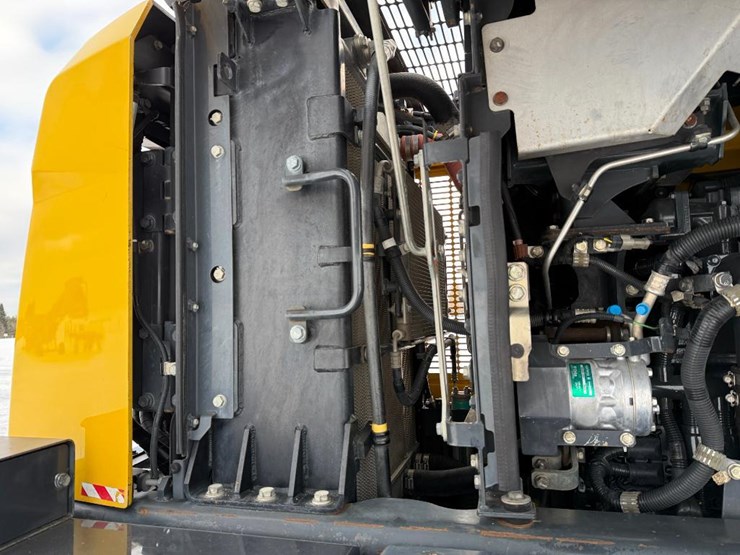 komatsu-wa320-7-image-23