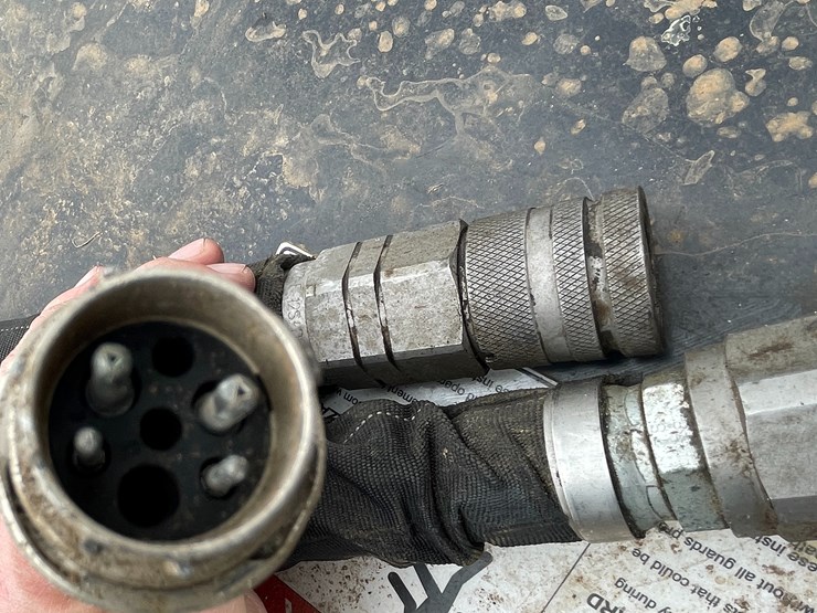 #4909-•-virnig-skid-steer-mount-72"-hydraulic-angle-broom-image-15