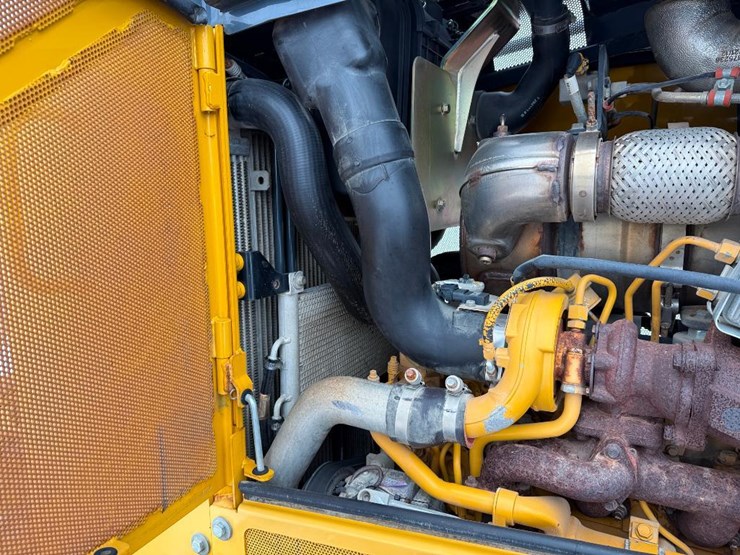 deere-650k-xlt-image-36