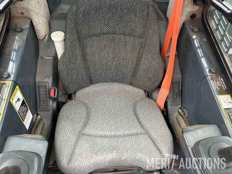 2018-deere-333g-image-56