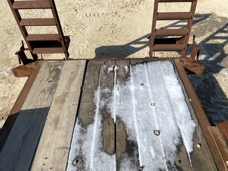 #300-•-2005-towmaster-dual-axle-trailer-(sells-with-no-title)-image-18