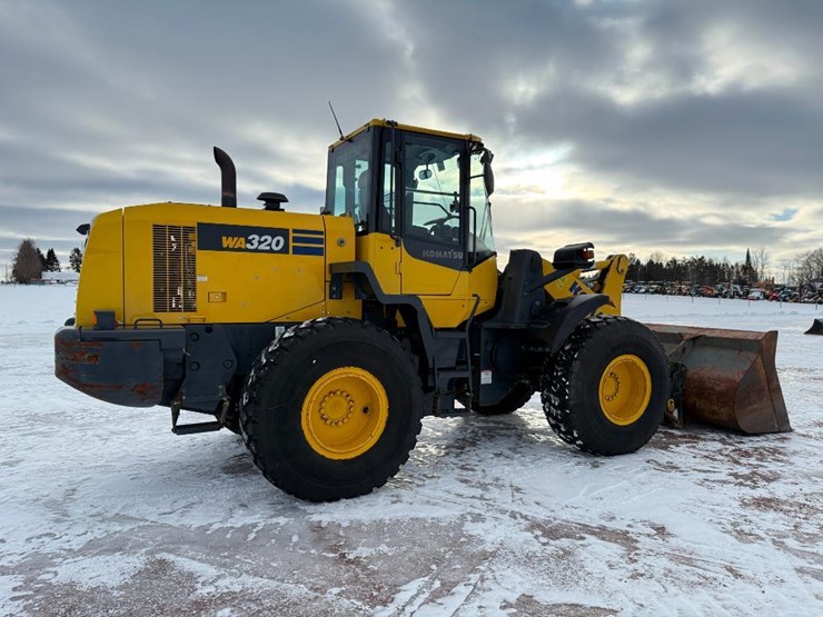 komatsu-wa320-7-image-4