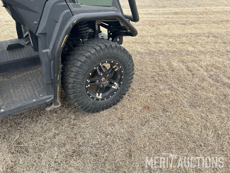 2021-john-deere-gator-image-32