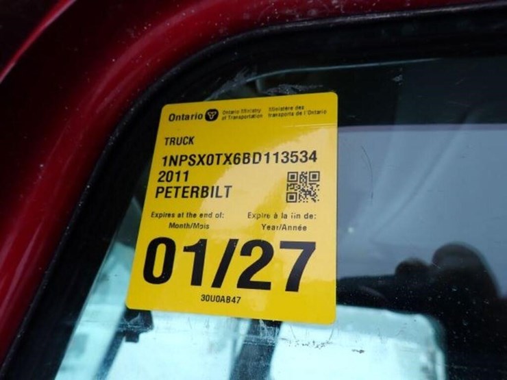 2011-peterbilt-365-image-10