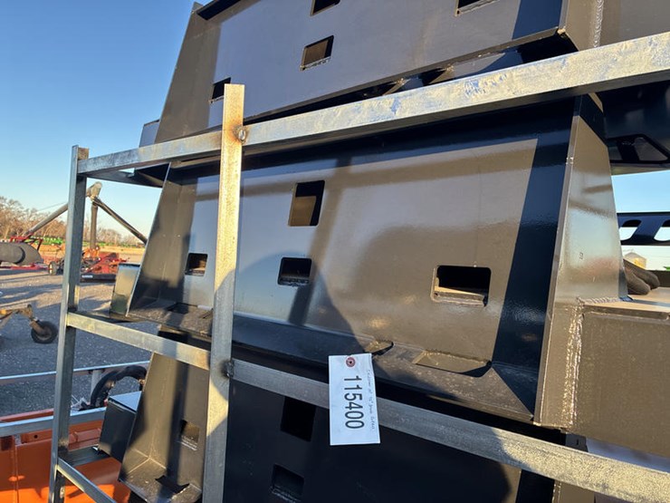 #115400-•-skidsteer-mt-72"-brush-cutter-image-9