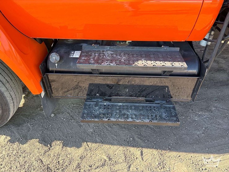 2016-ford-f650-image-15