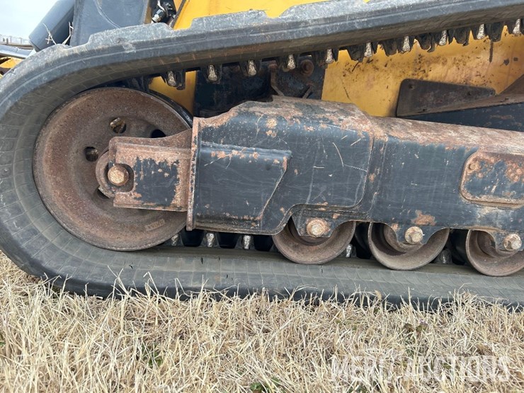 2018-deere-333g-image-15