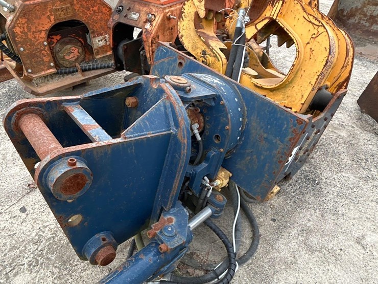 movax-sonic-sidegrip-pile-driver-excavator-attachment-image-3