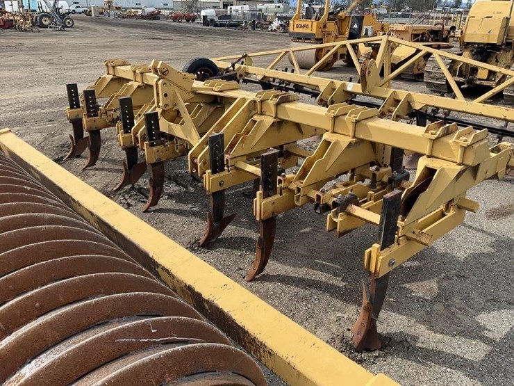 wilcox-3-pt-3-row-60"-bed-ripper-image-16