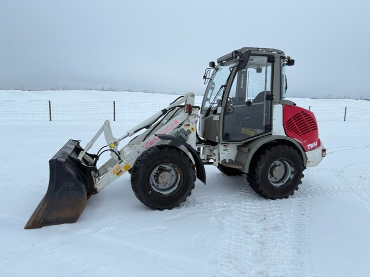 2013-takeuchi-tw50-image-1