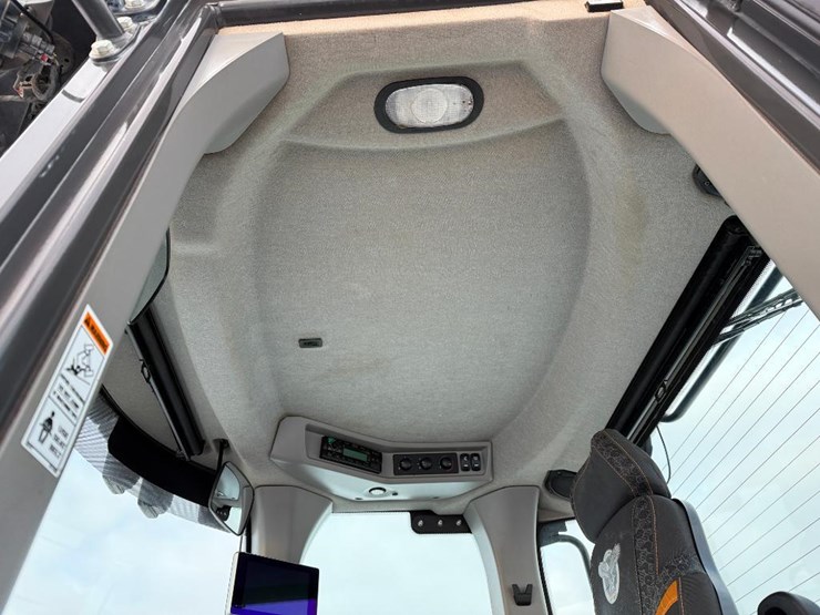 2023-case-621g-xr-image-60