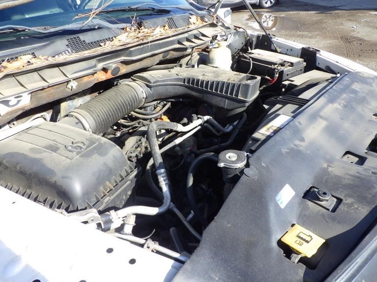 2015-dodge-1500-image-9