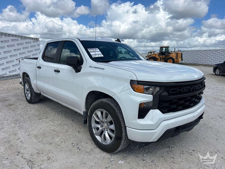 2023-chevrolet-silverado-1500-image-2