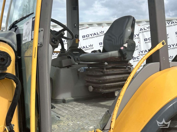 2013-volvo-bl70b-image-20