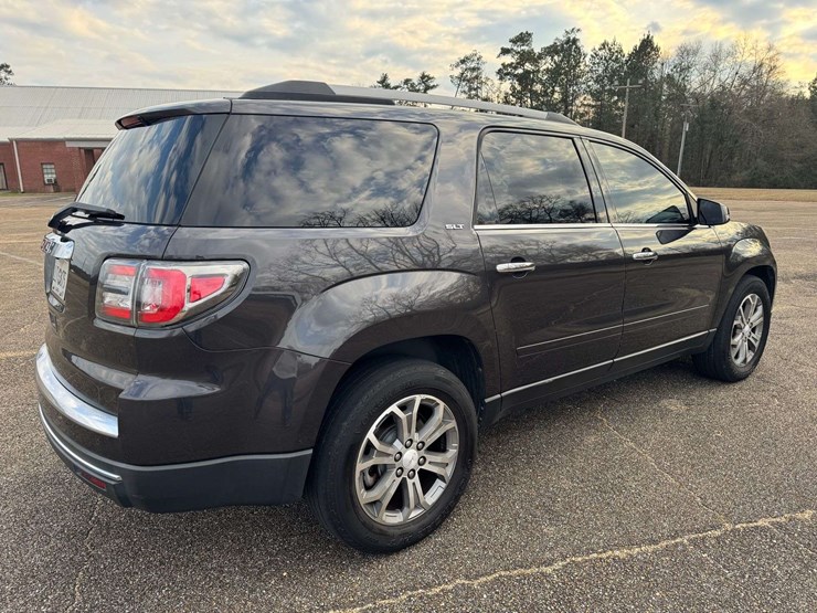 2016-gmc-acadia-slt-image-3