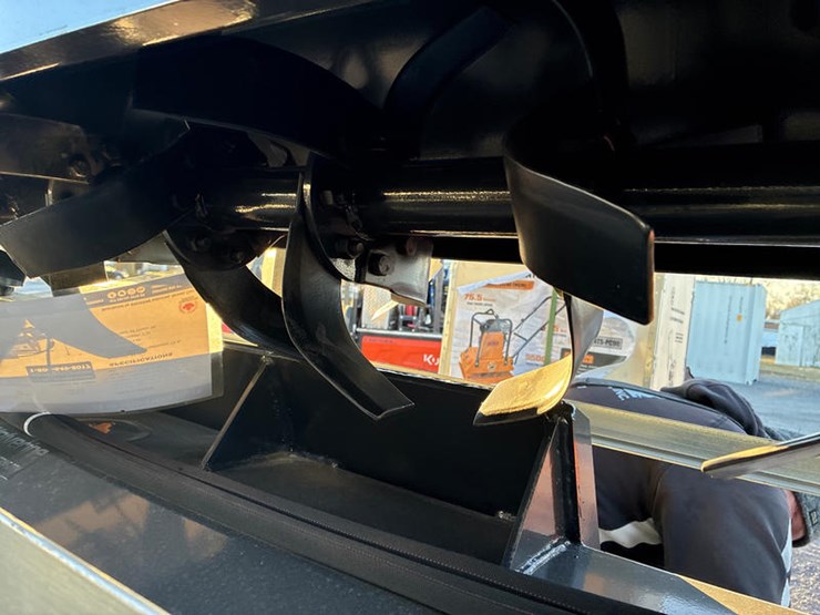 #115388-•-wolvorine-86"-tiller-image-3