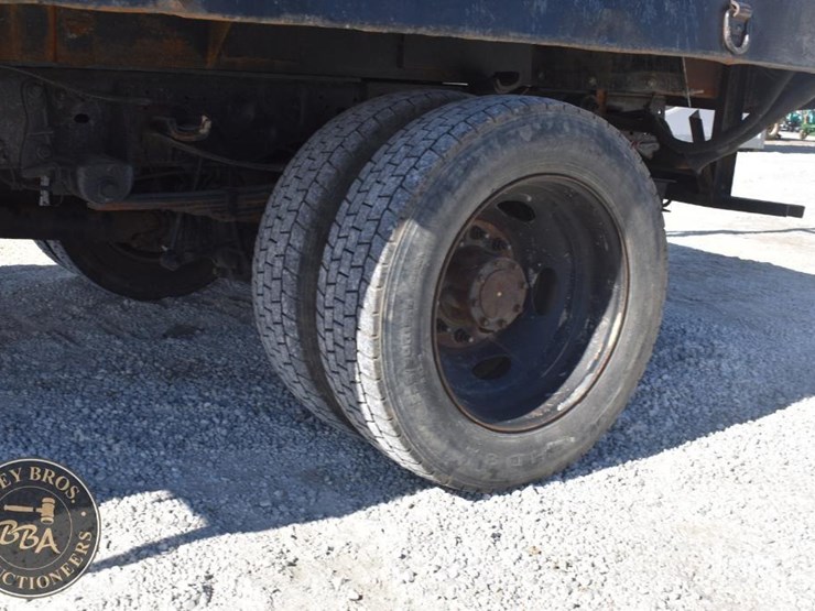 2006-ford-f450-image-33