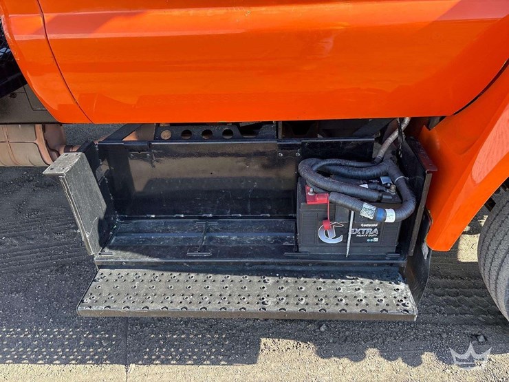 2016-ford-f650-image-11