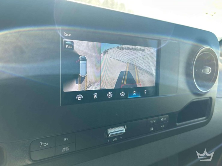 2022-mercedes-benz-sprinter-1500-image-16