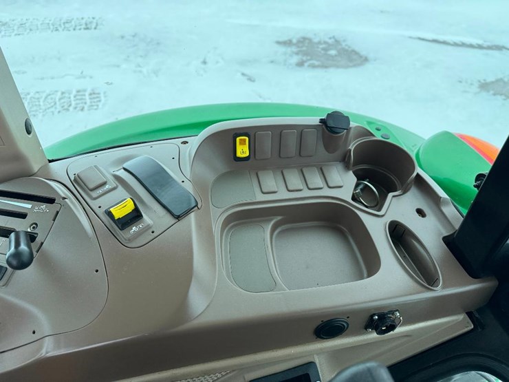 john-deere-6105e-image-65