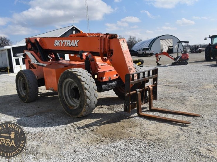 2015-sky-trak-8042-image-24