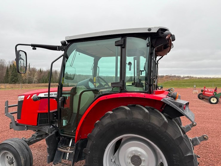 massey-ferguson-4707-image-25