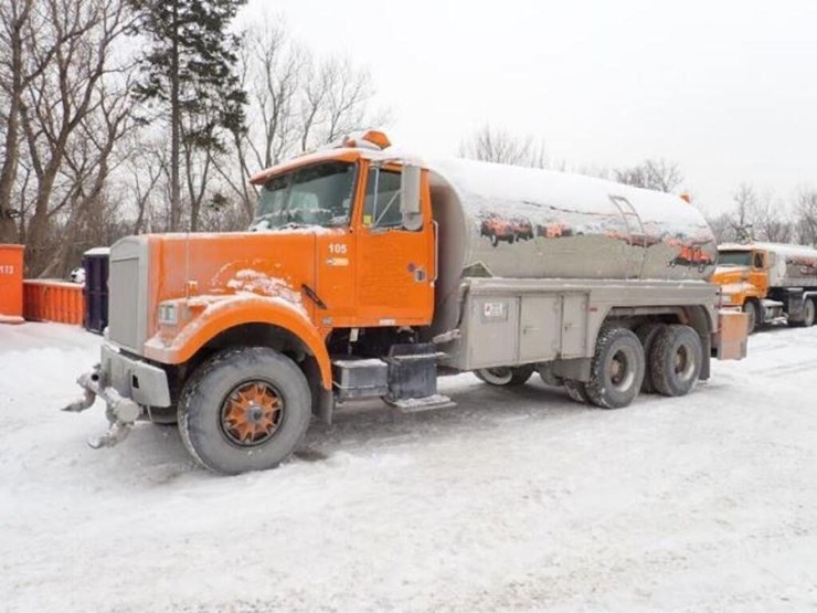 1990-white-gmc-t/a-water-truck-4v2bdbme1ln633643-image-1