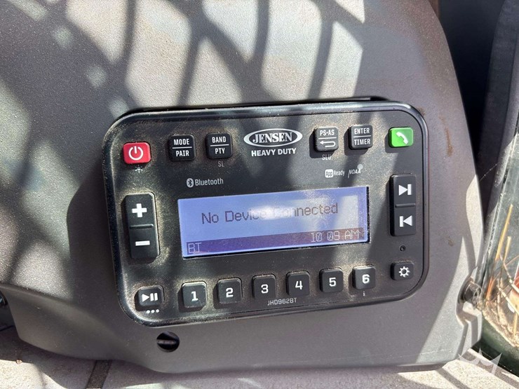 2024-kubota-svl97-2-image-27