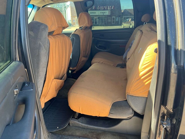 2004-gmc-2500-image-15