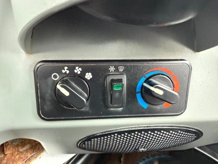 2018-bobcat-s770-image-28