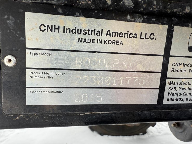 new-holland-boomer-37-image-61