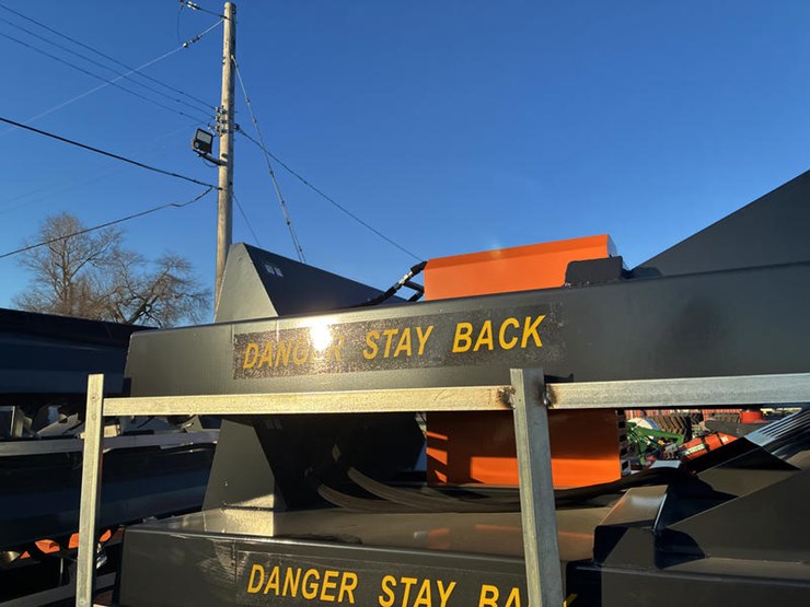 #115401-•-skidsteer-mt-72"-brush-cutter-image-5