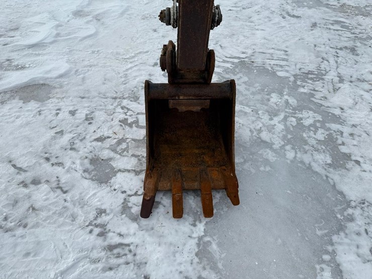 takeuchi-tb240-image-35