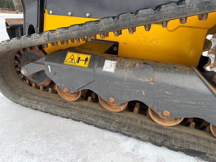 2023-new-holland-c334-image-10