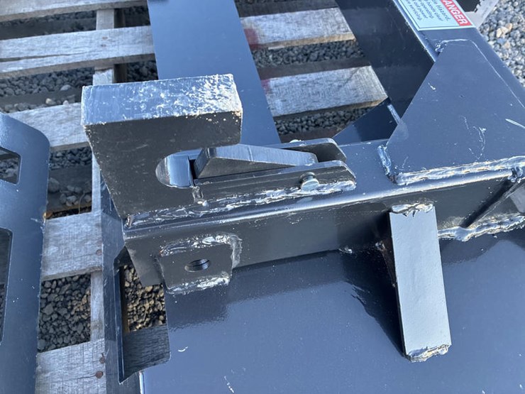 #115415-•-skidsteer-mt-3pt-hitches-image-3