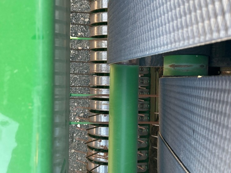 john-deere-561m-image-28