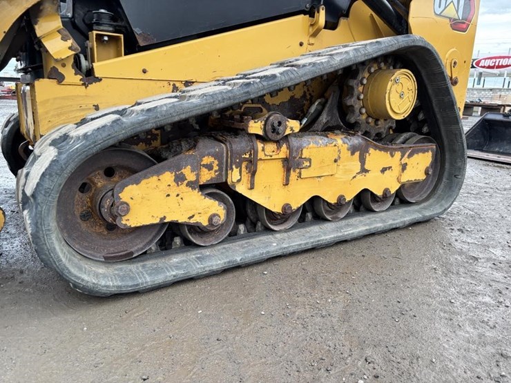 2021-caterpillar-259d3-image-15