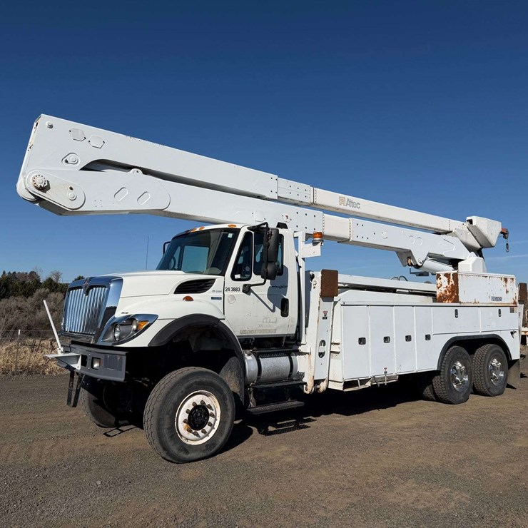 2011 INTERNATIONAL WORKSTAR 7400