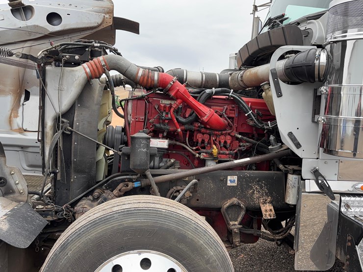 2004-kenworth-w900l-image-18