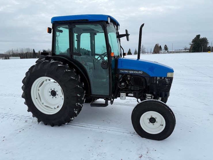 new-holland-tn75d-image-3
