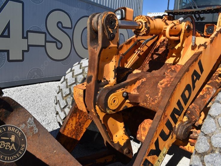 2016-hyundai-hl955-image-15