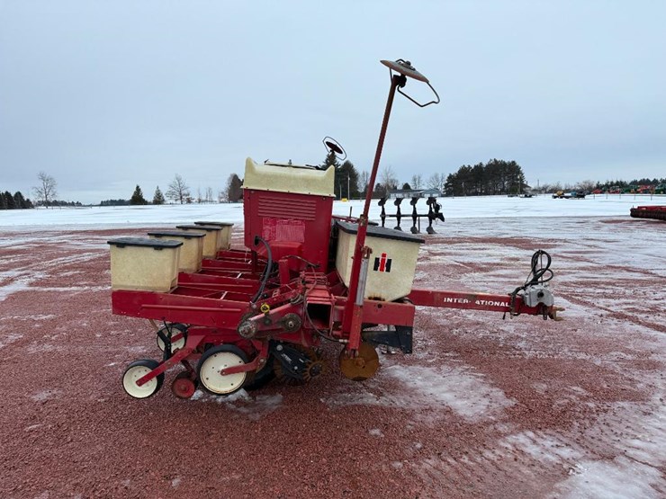 #74-•-lot-74-image-3