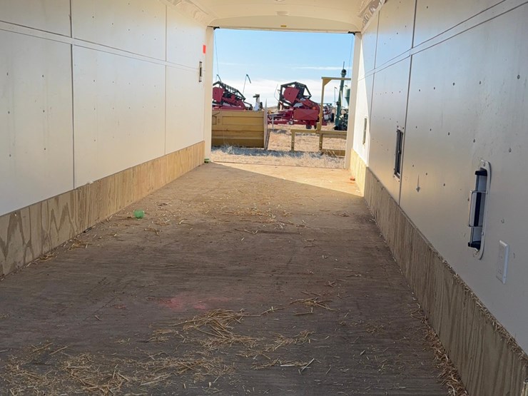 2009-american-hauler-image-15