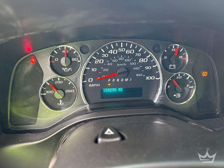 2017-chevrolet-express-3500-image-14