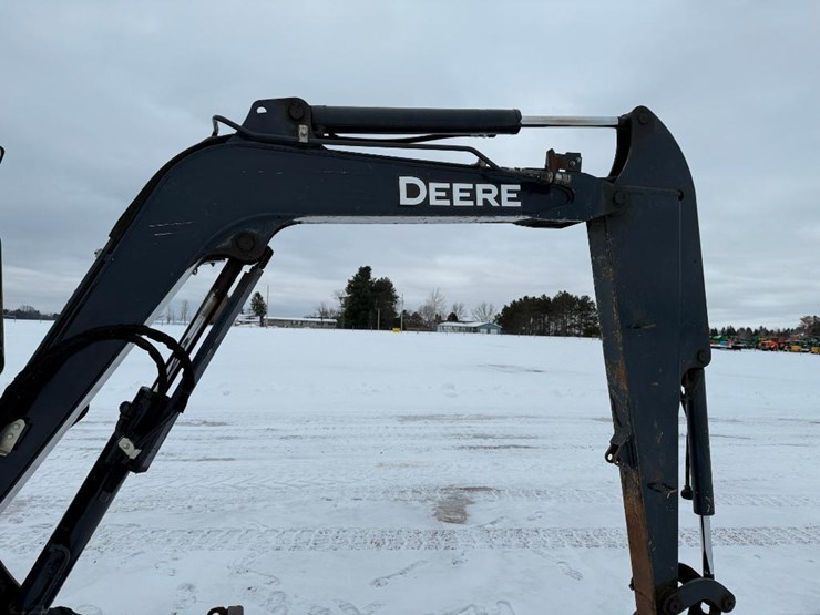 2018-deere-35g-image-33