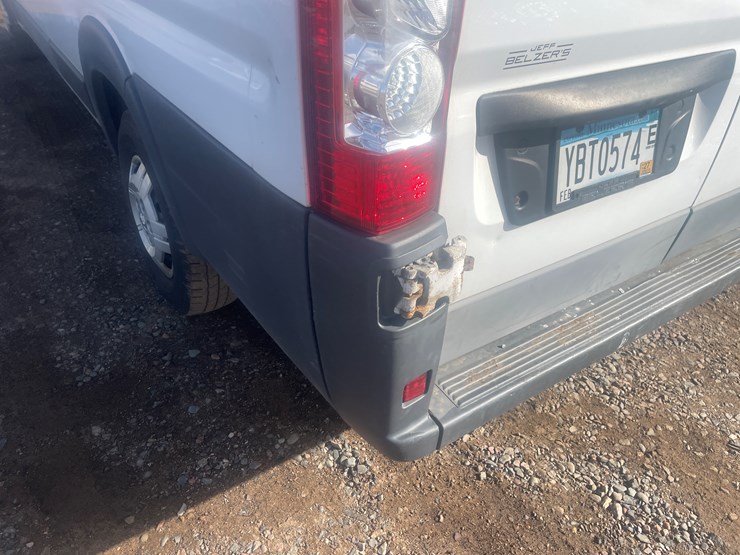 2016-dodge-3500-image-9