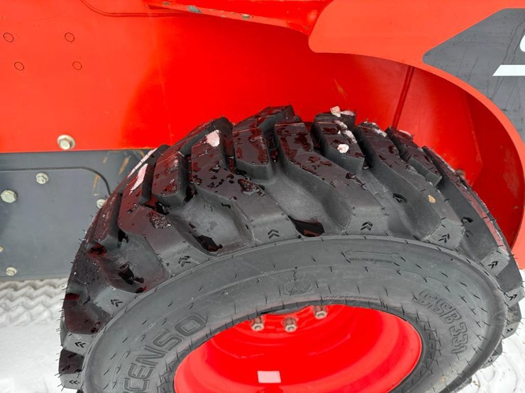kubota-ssv75-image-7