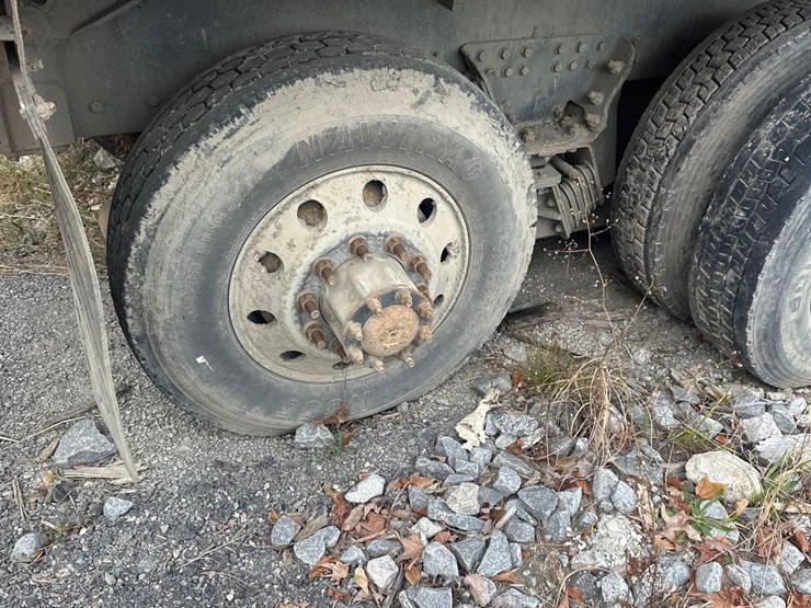 2007-peterbilt-357-image-8