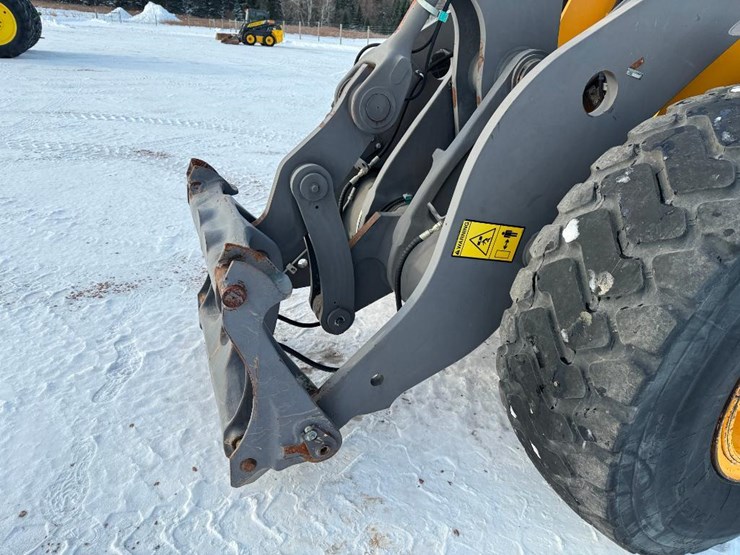 2015-volvo-l90g-image-30