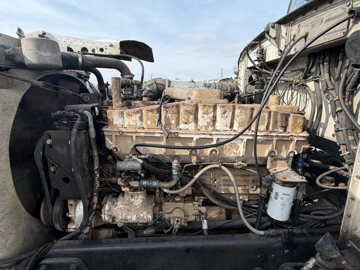 1981-peterbilt-359-image-18